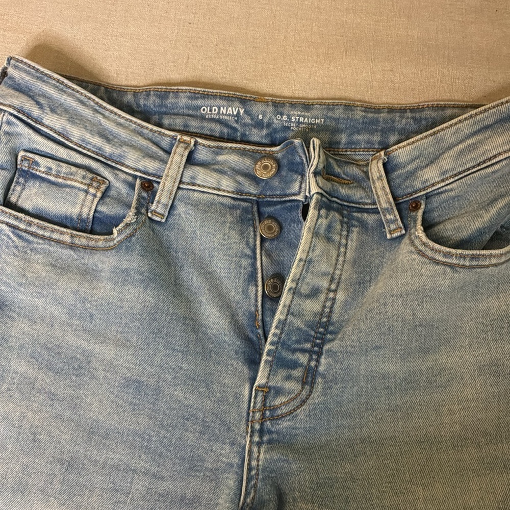 Old Navy High-Rise OG Straight Extra Stretch Light Blue Women's Jeans - Picture 3 of 7